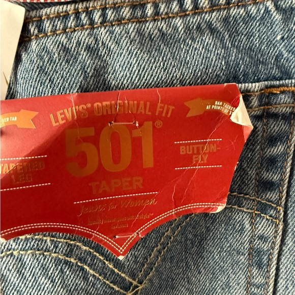 Levi's women's Blue Jeans with Red Floral Accents 28 waist and 26 length NWT - Picture 3 of 5